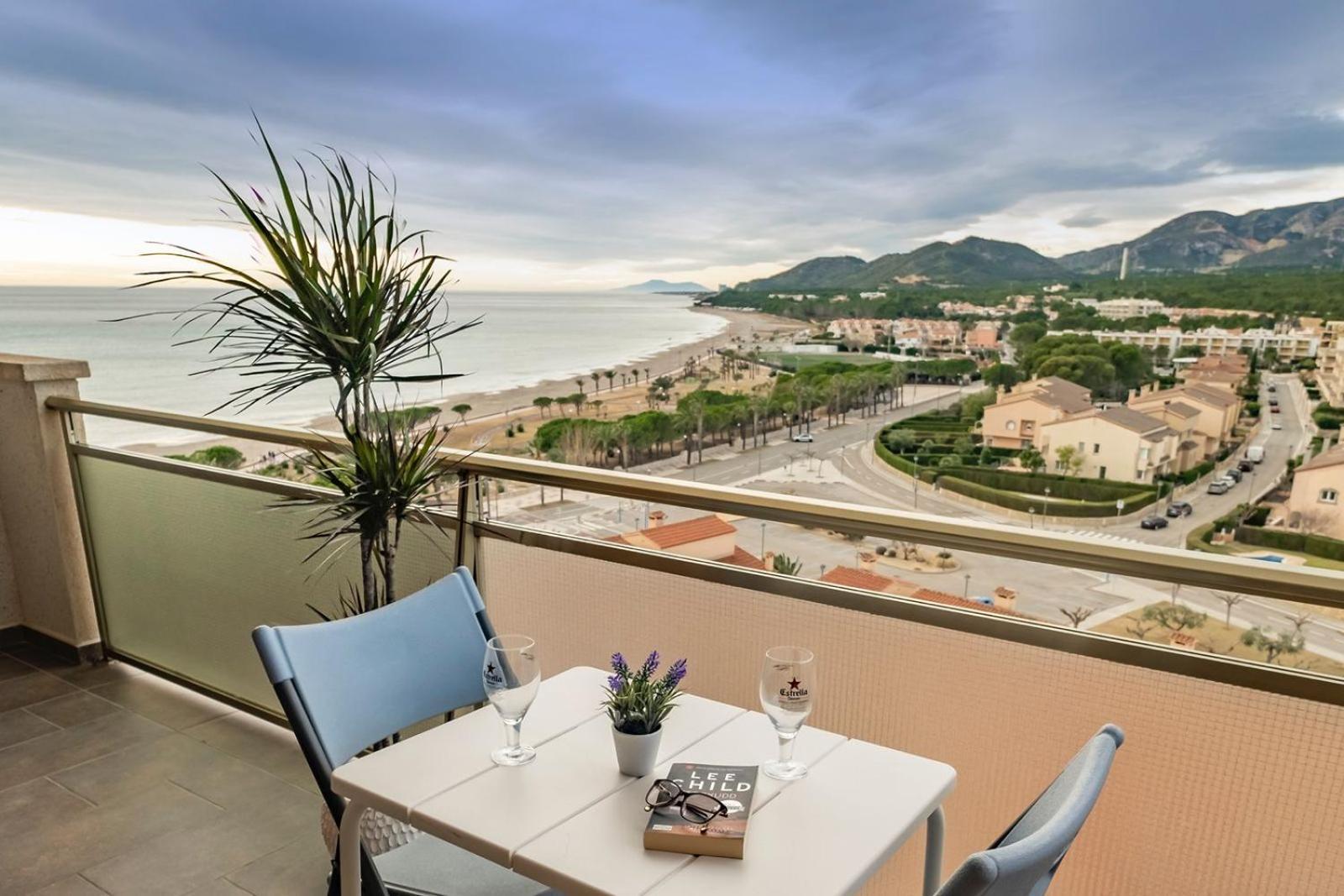 Apartamento Con Terraza, Vistas Playa Y Montana Hospitalet De L'Infant Buitenkant foto
