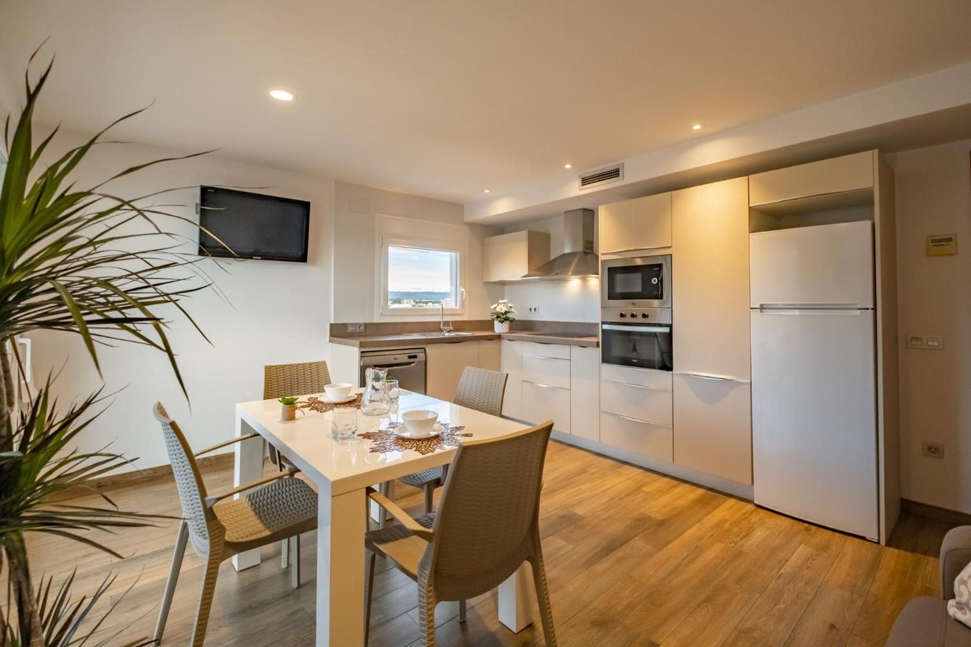 Apartamento Con Terraza, Vistas Playa Y Montana Hospitalet De L'Infant Buitenkant foto