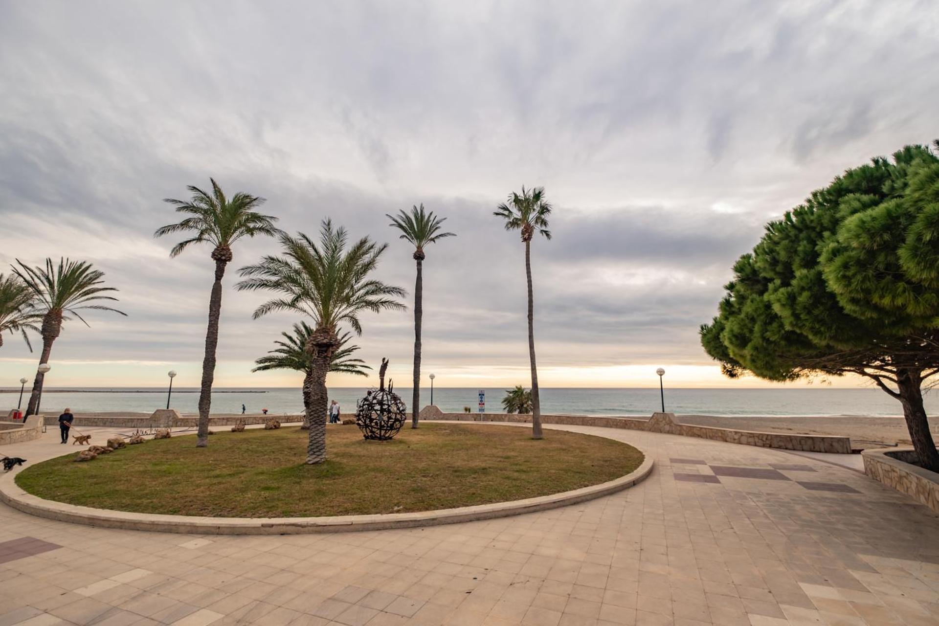 Apartamento Con Terraza, Vistas Playa Y Montana Hospitalet De L'Infant Buitenkant foto