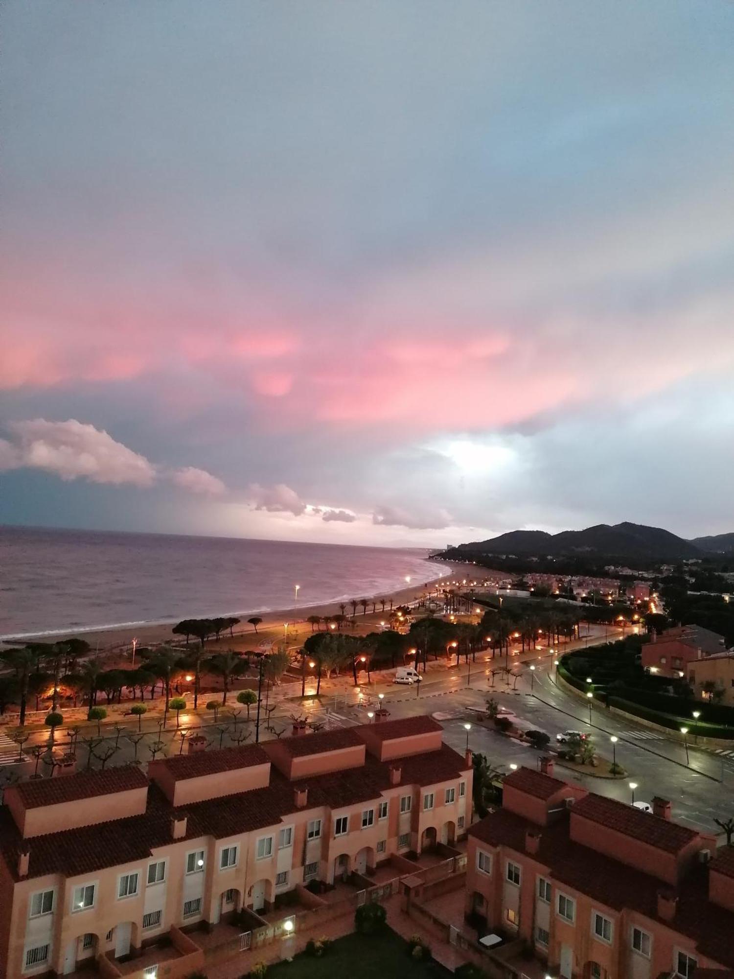 Apartamento Con Terraza, Vistas Playa Y Montana Hospitalet De L'Infant Buitenkant foto