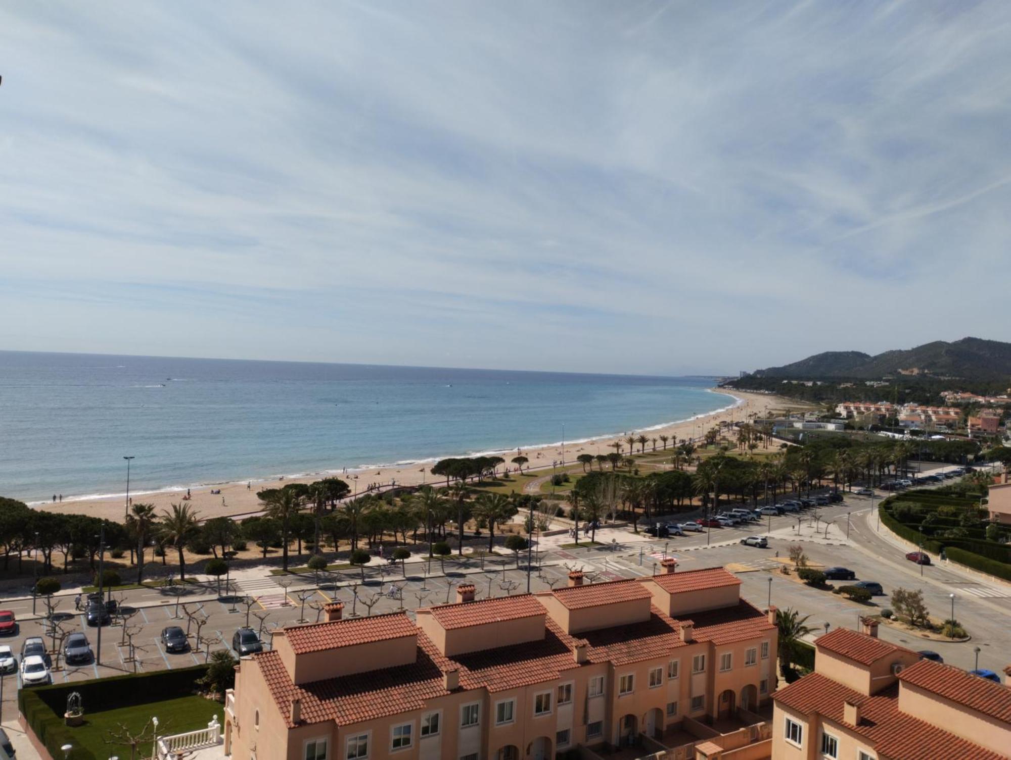 Apartamento Con Terraza, Vistas Playa Y Montana Hospitalet De L'Infant Buitenkant foto